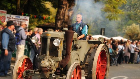 Gare ed esibizioni di guida tra i trattoristi